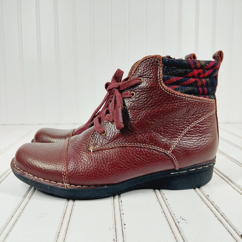 Clarks Collection Wide Retro Leather Plaid Lace Up Combat Boots K726